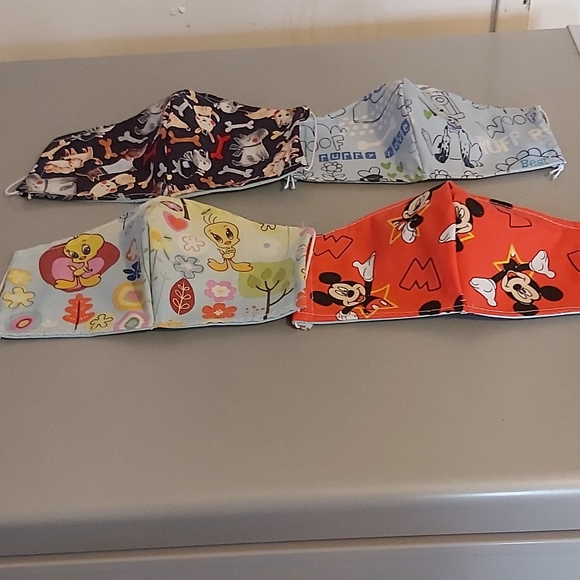 Face masks - Picture 2 of 3